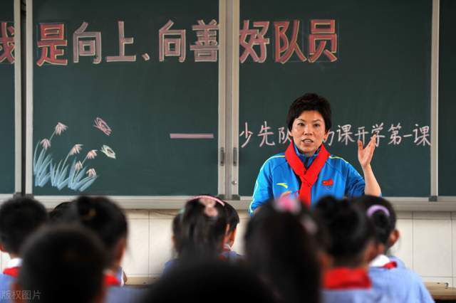 朱一龙的演出让我惊喜，前半部分的沉着冷静与后半程在精神世界里的逐渐迷失创造出强烈张力，是一部有后劲的电影”